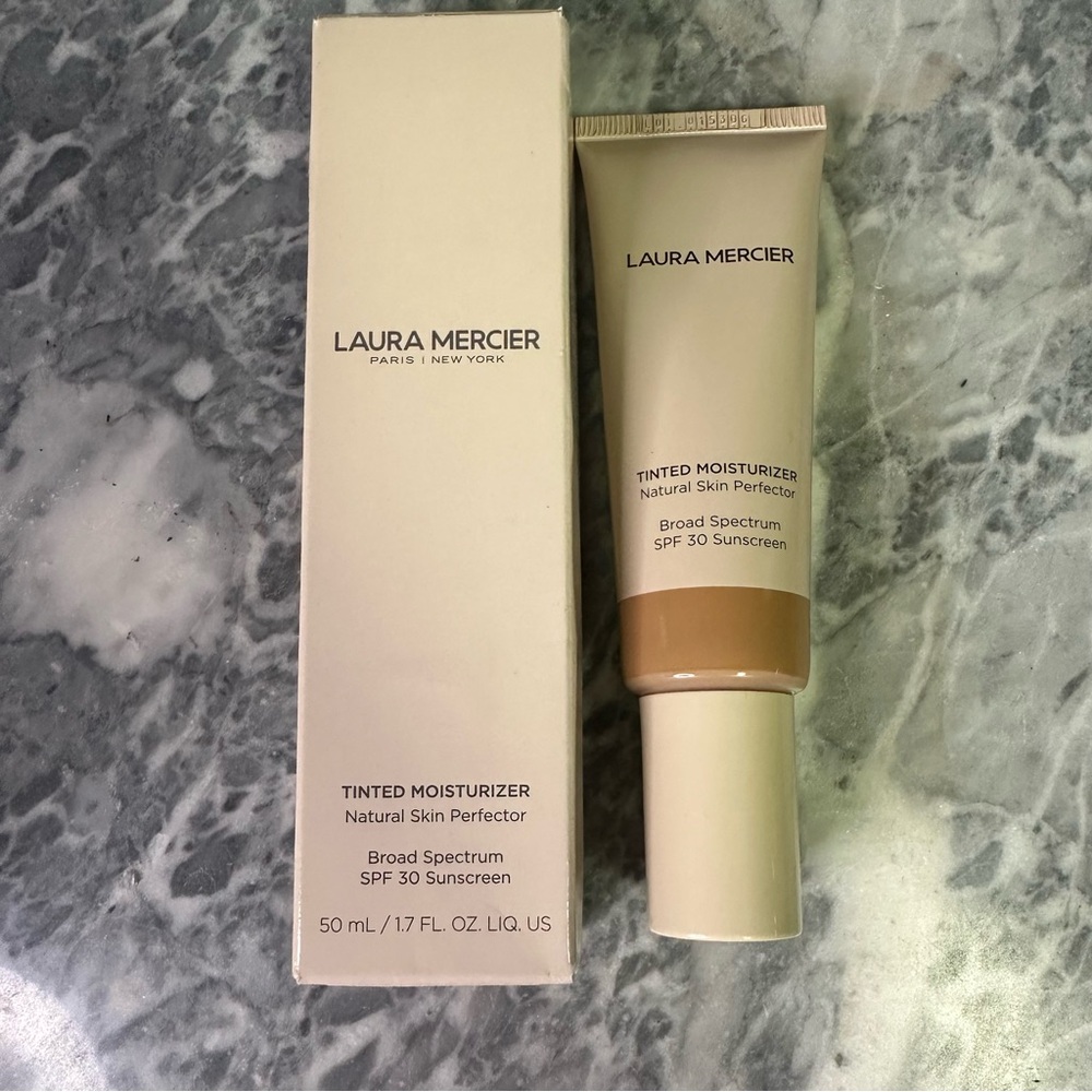 Laura Mercier Tinted Moisturizer Tan